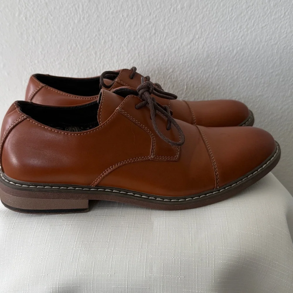 Men's Tan Leather Lace-Up Derby Shoes